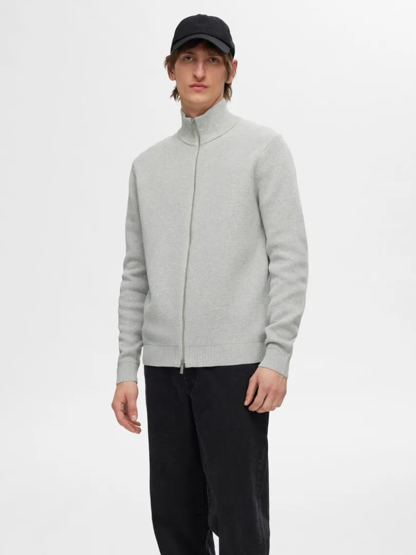 hj_hals_med_lynls_strikke_0.webp Strik>SELECTED HØJ HALS MED LYNLÅS STRIKKET CARDIGAN Grey