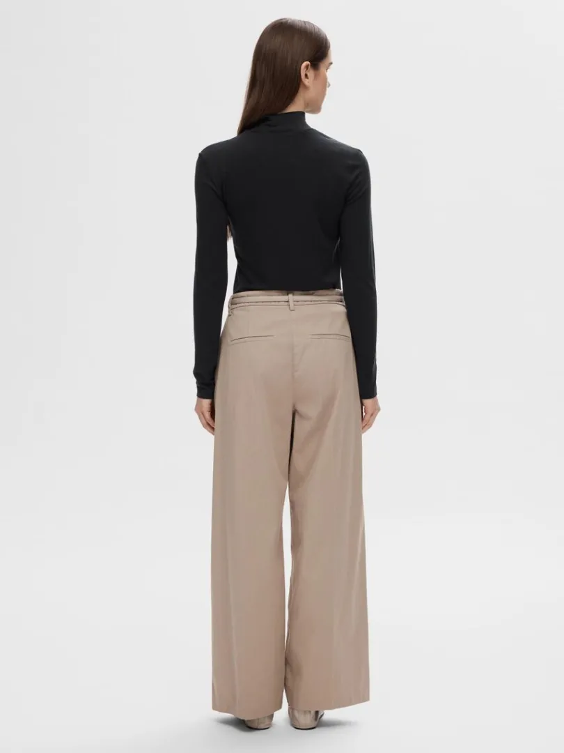hj_hals_top_4.webp T-shirts | Toppe Og Bluser>SELECTED - HØJ HALS TOP Black
