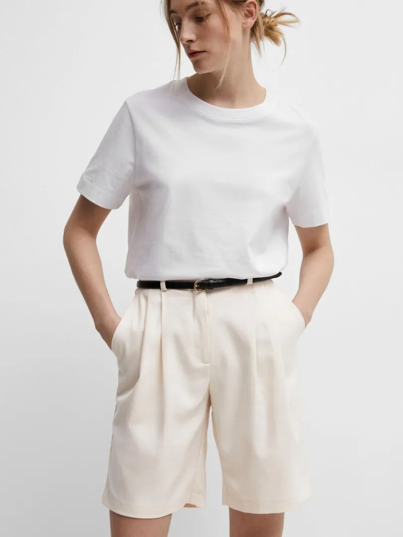 hjtaljet_shorts_3.webp Shorts>SELECTED HØJTALJET SHORTS Beige