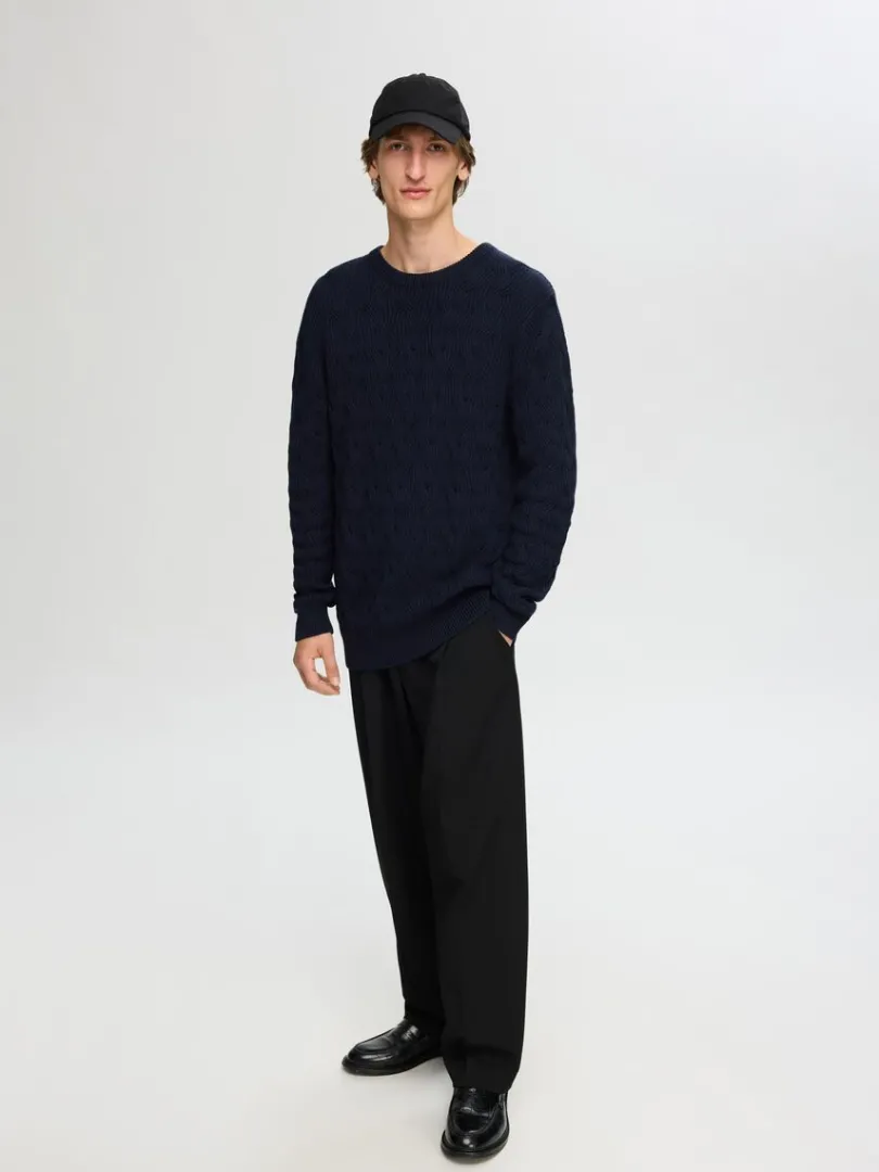 kabelstrik_sweater_med_ru_2.webp Strik>SELECTED KABELSTRIK SWEATER MED RUND HALS Blue