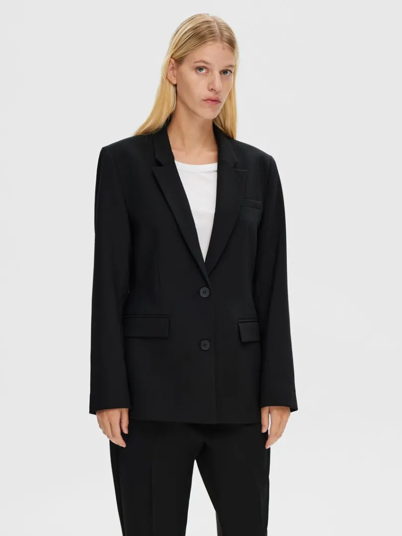 klassisk_enkeltradet_blaz_0-1.webp Jakkesæt & Blazers>SELECTED KLASSISK ENKELTRADET BLAZER Black