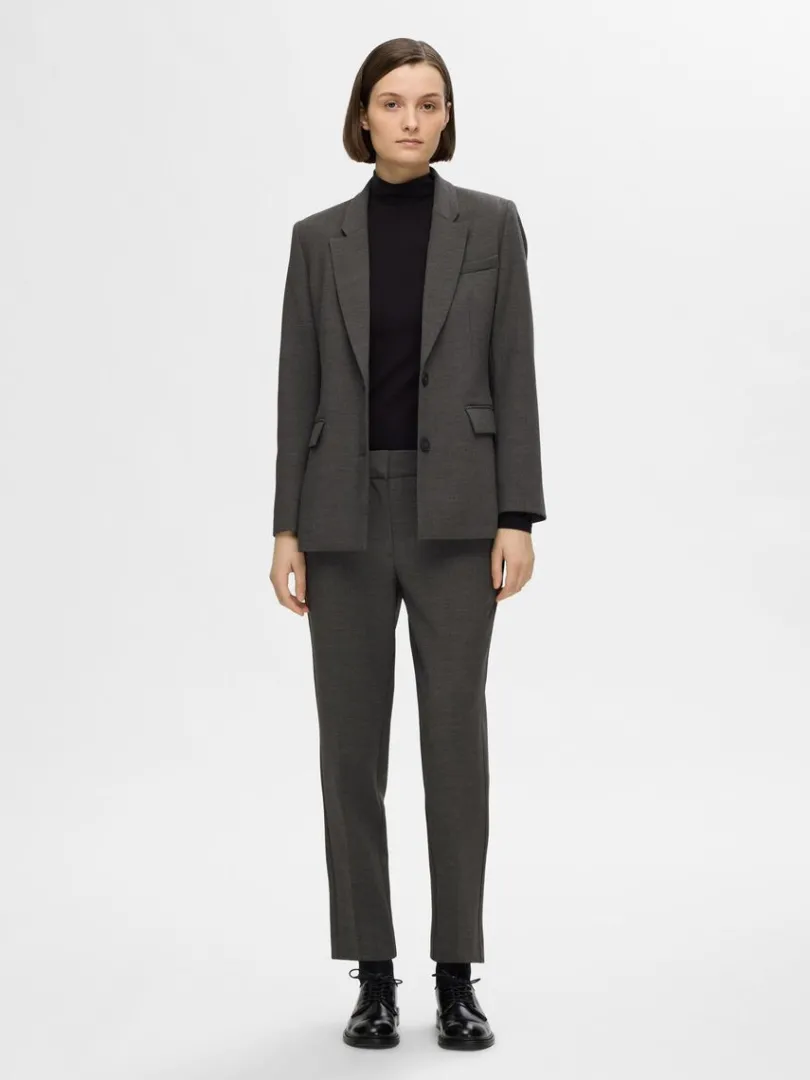 klassisk_fit_blazer_1-2.webp Jakkesæt & Blazers>SELECTED KLASSISK FIT BLAZER Grey