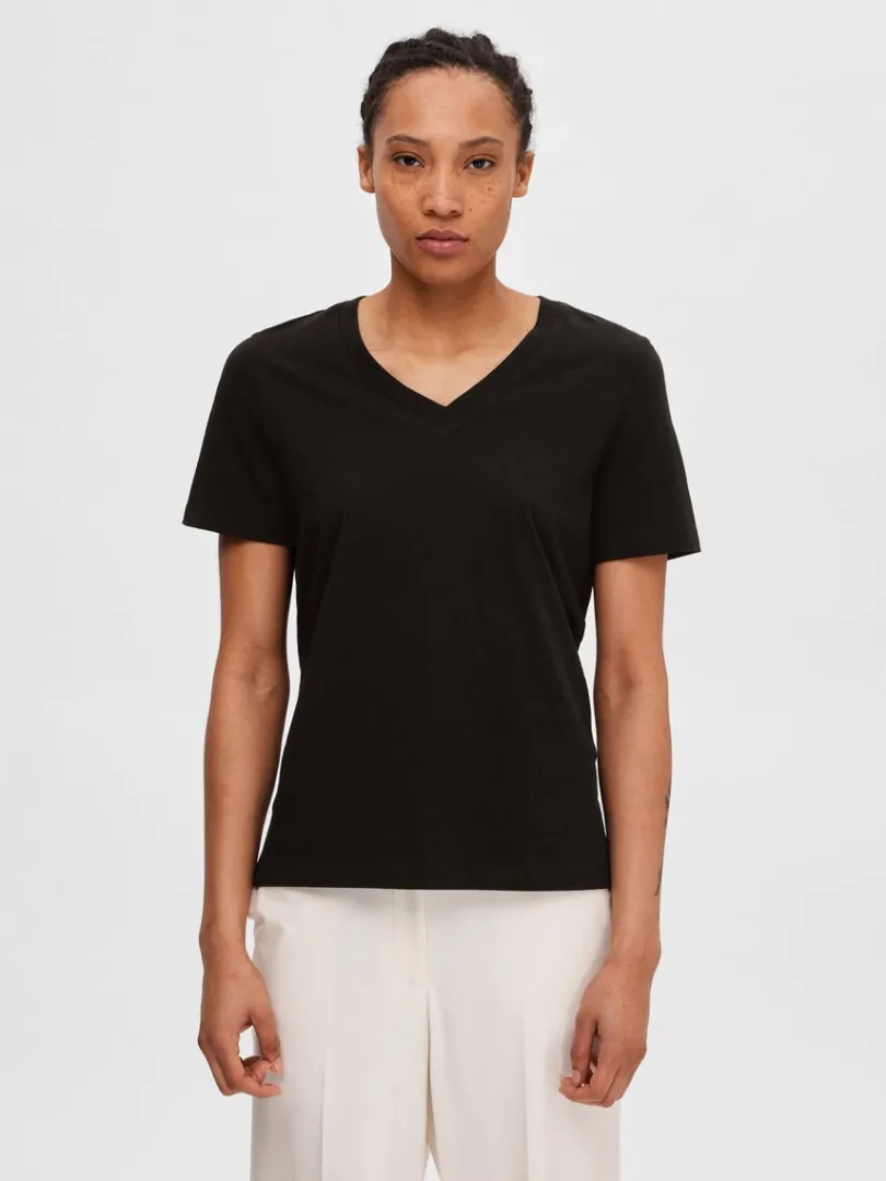 klassisk_vhals_tshirt_0-1.webp T-shirts>SELECTED KLASSISK V-HALS T-SHIRT Black