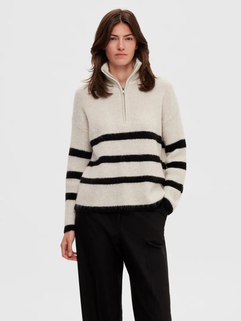 kort_lynls_pullover_0-5.webp Strik>SELECTED KORT LYNLÅS PULLOVER Beige