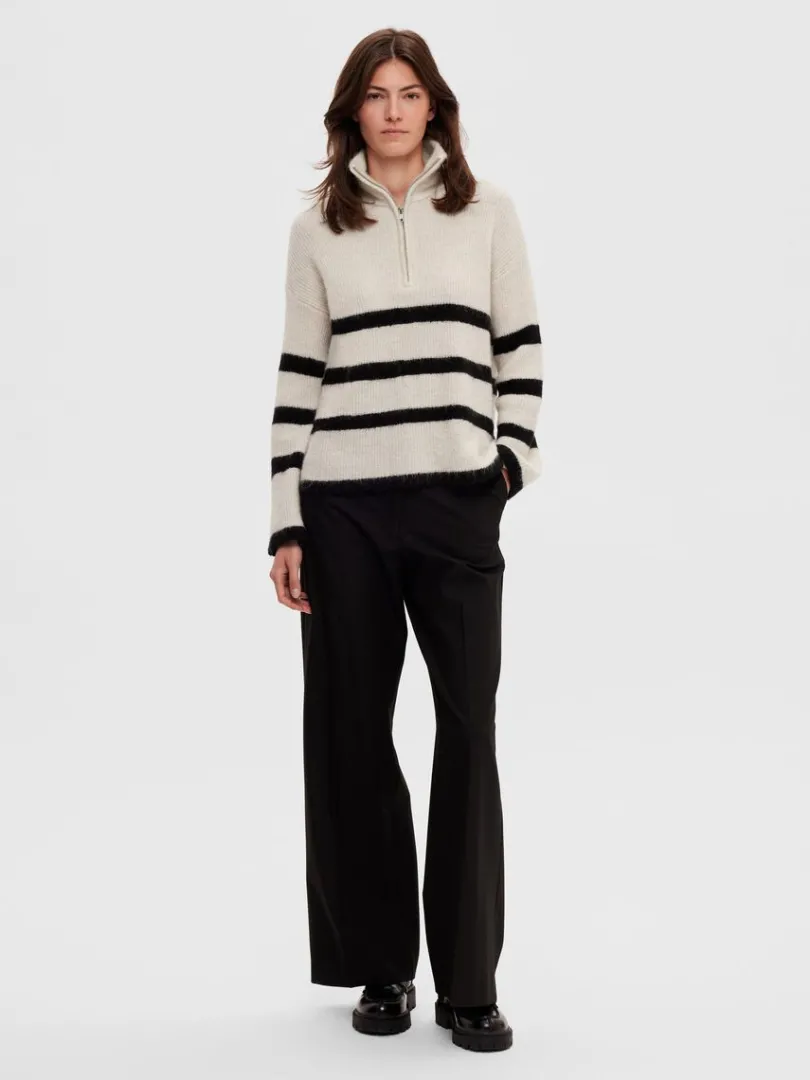 kort_lynls_pullover_1-5.webp Strik>SELECTED KORT LYNLÅS PULLOVER Beige
