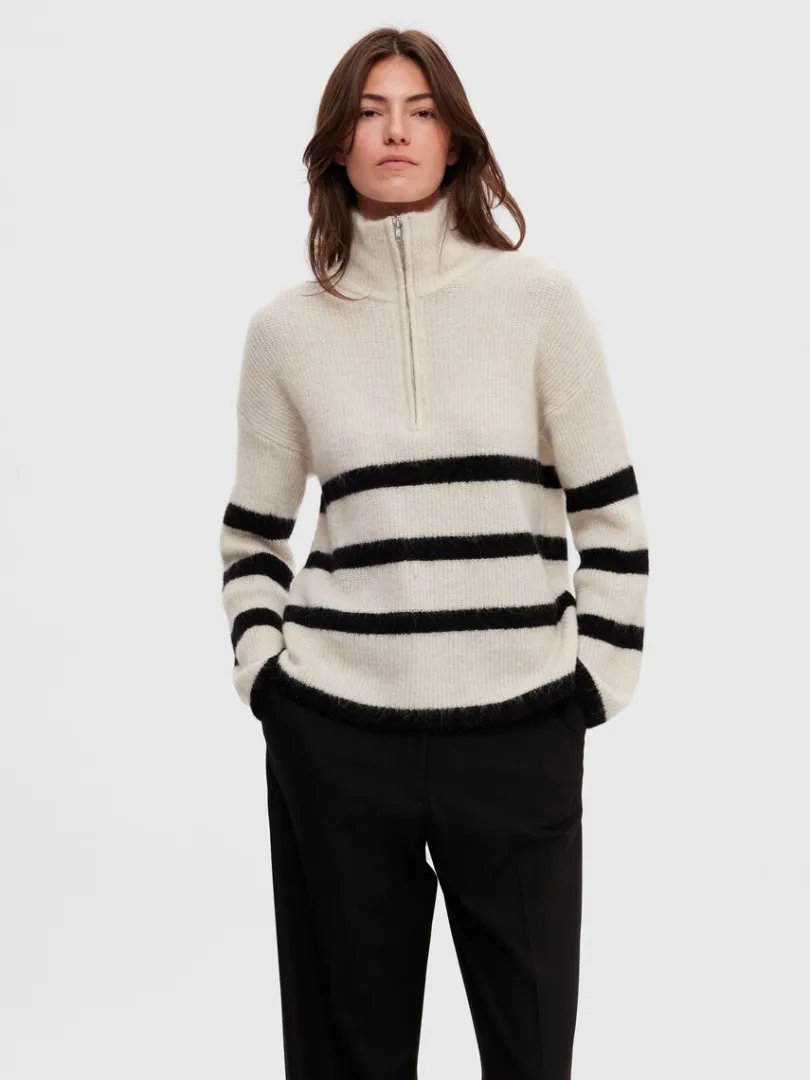 kort_lynls_pullover_2-5.webp Strik>SELECTED KORT LYNLÅS PULLOVER Beige