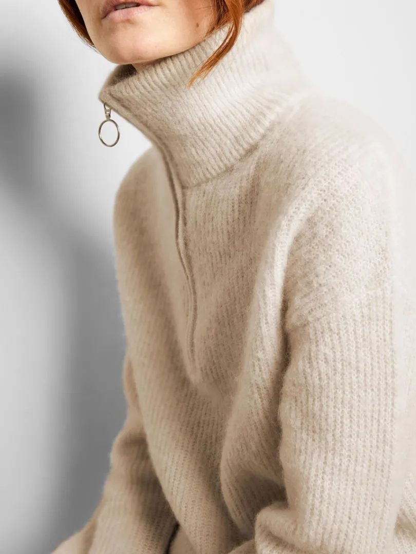 kort_lynls_pullover_2-6.webp Strik>SELECTED KORT LYNLÅS PULLOVER Beige