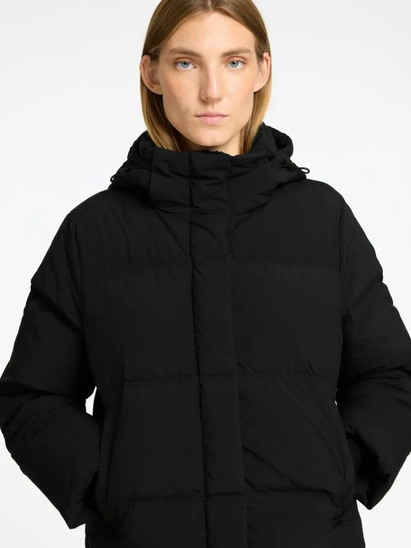 kort_pufferjakke_3.webp Overtøj>SELECTED KORT PUFFERJAKKE Black
