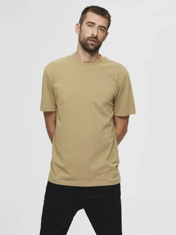 T-shirts>SELECTED KORTÆRMET AFSLAPPET FIT T-SHIRT Brown