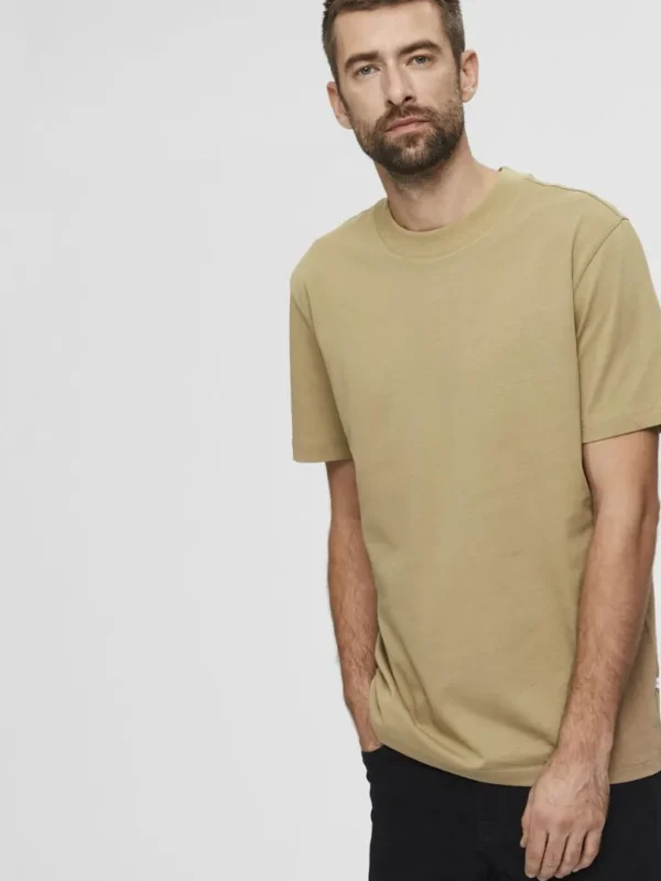 T-shirts>SELECTED KORTÆRMET AFSLAPPET FIT T-SHIRT Brown