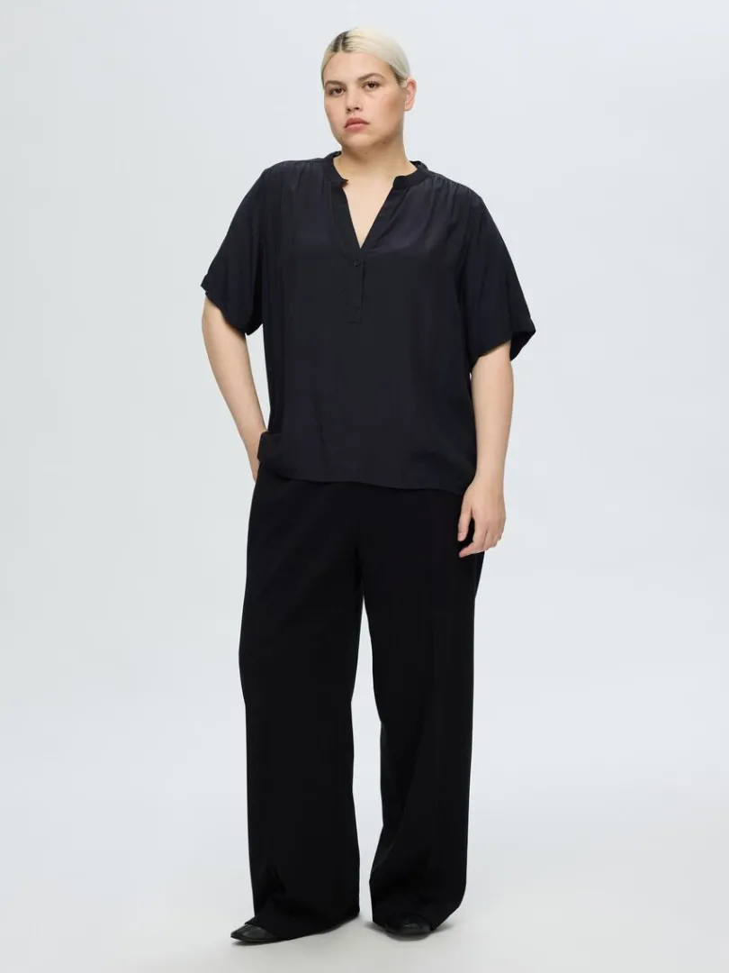 kortrmet_bluse_7.webp Toppe Og Bluser>SELECTED KORTÆRMET BLUSE Blue