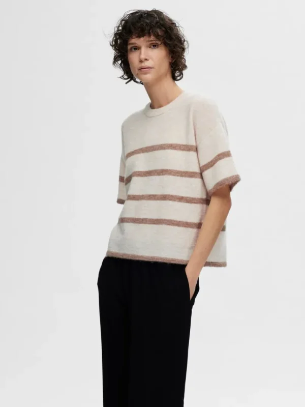 Strik>SELECTED KORTÆRMET STRIKKET TOP Beige