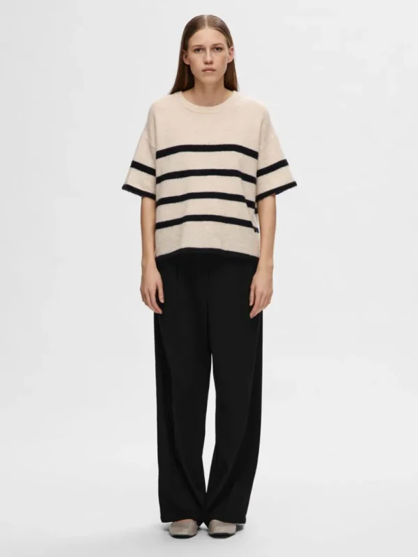 Strik>SELECTED KORTÆRMET STRIKKET TOP Beige