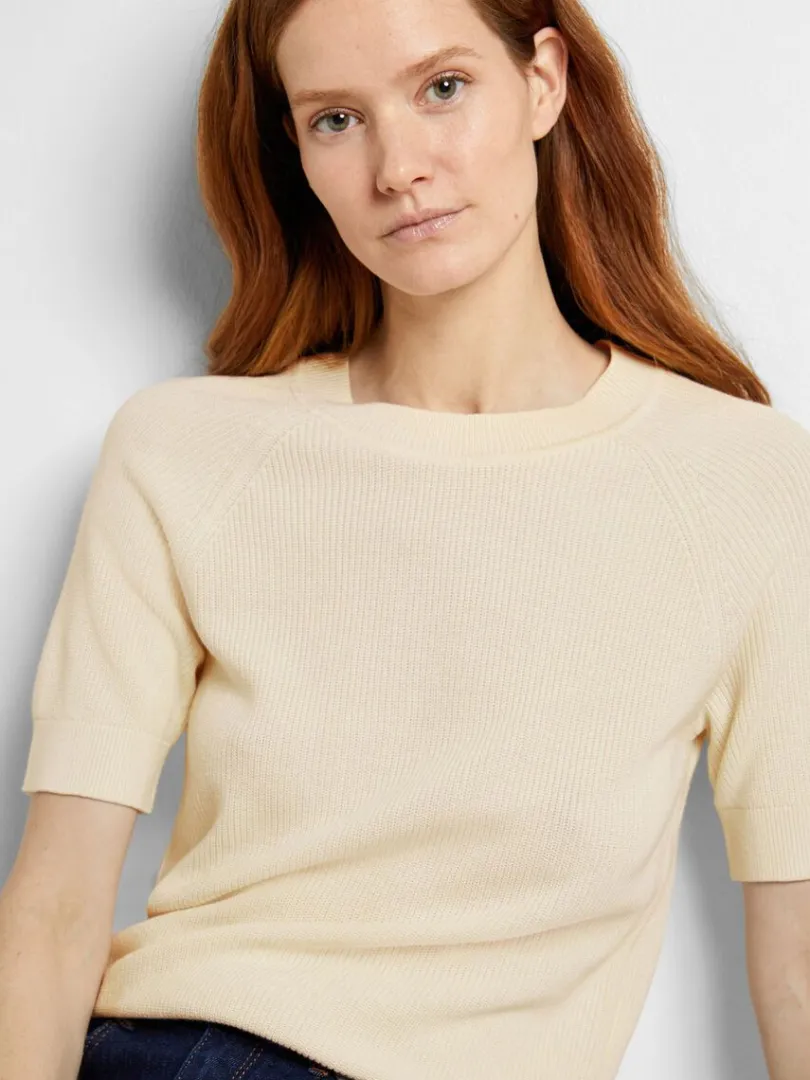 kortrmet_strikket_top_2-12.webp Strik>SELECTED KORTÆRMET STRIKKET TOP Beige