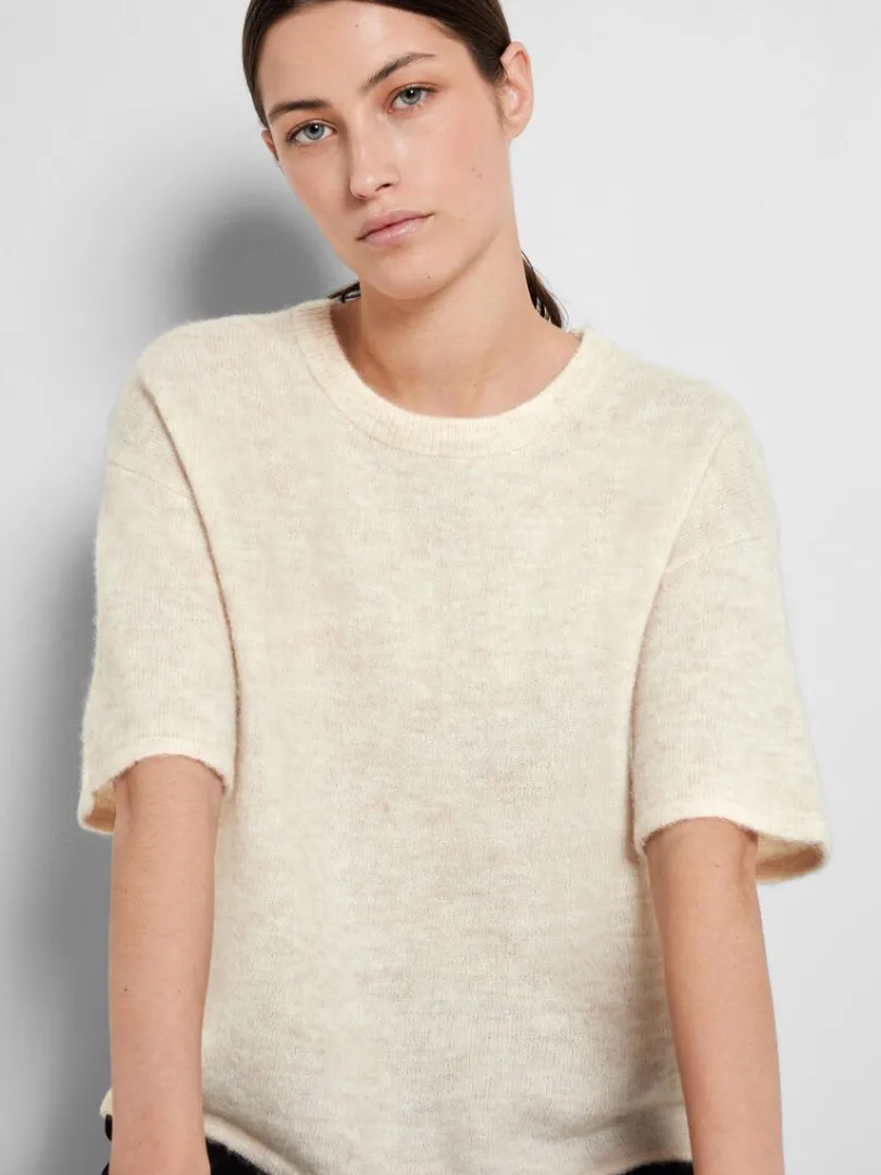 kortrmet_strikket_top_2-5.webp Strik>SELECTED KORTÆRMET STRIKKET TOP Beige