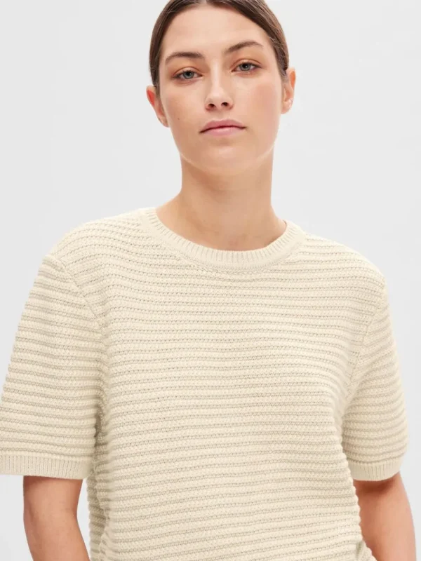Strik>SELECTED KORTÆRMET STRIKKET TOP Beige