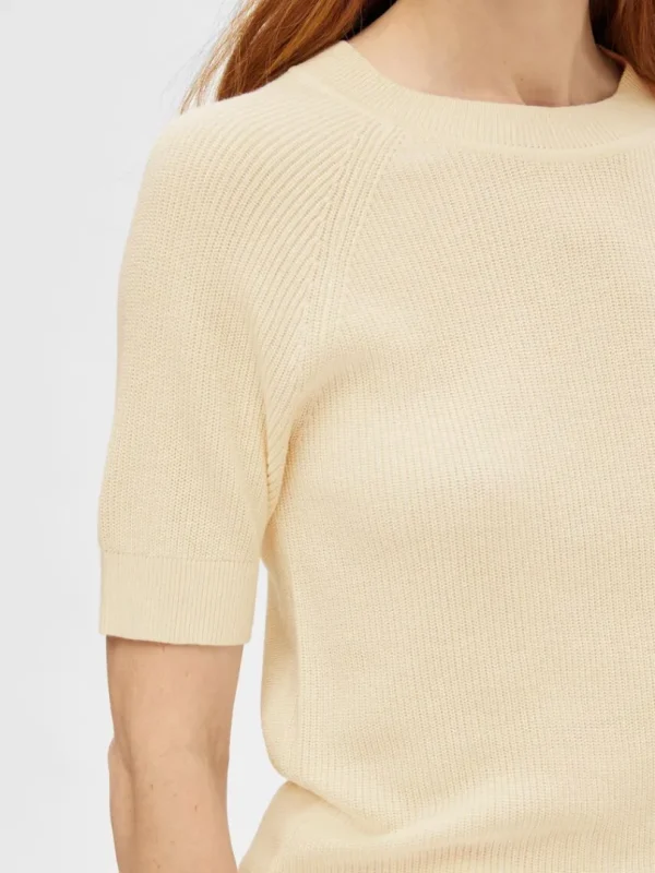 Strik>SELECTED KORTÆRMET STRIKKET TOP Beige