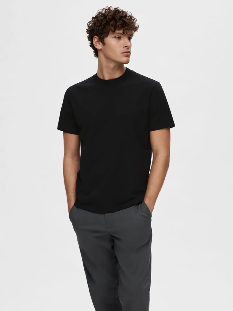 kortrmet_tshirt_0.webp T-shirts>SELECTED KORTÆRMET T-SHIRT Black