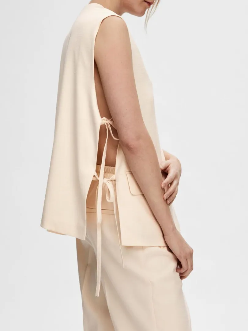 lang_oversized_vest_3.webp Jakkesæt & Blazers | Toppe Og Bluser>SELECTED LANG OVERSIZED VEST Beige