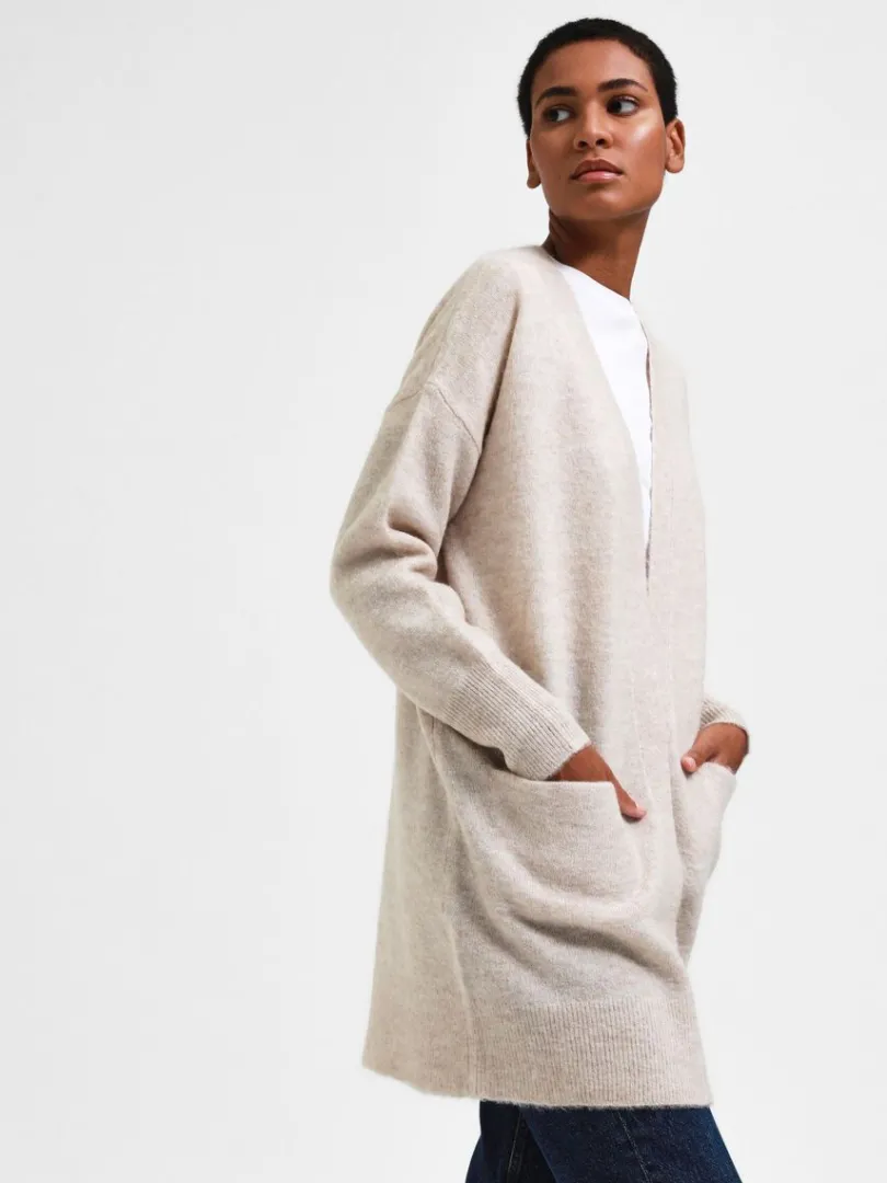 lang_strikket_cardigan_2-4.webp Strik>SELECTED LANG STRIKKET CARDIGAN Beige