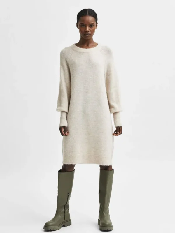 Kjoler | Strik>SELECTED LANGE ÆRMER STRIKKET KJOLE Beige
