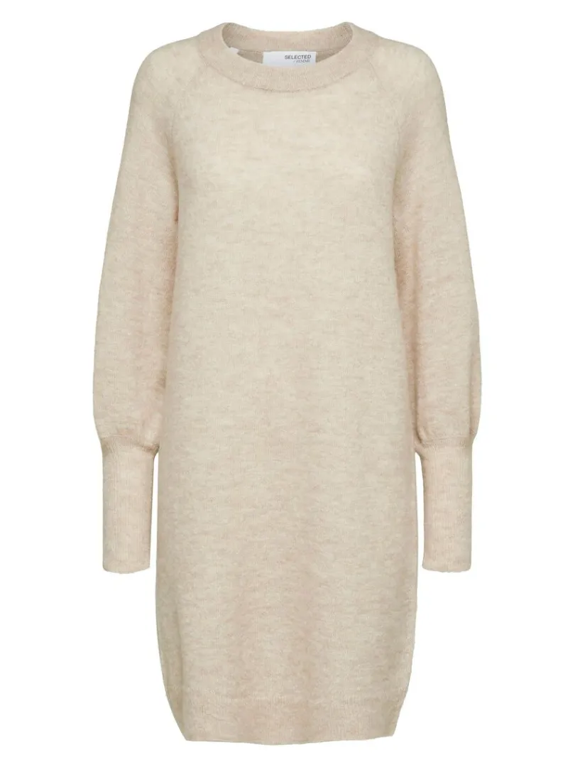 lange_rmer_strikket_kjole_5.webp Kjoler | Strik>SELECTED LANGE ÆRMER STRIKKET KJOLE Beige
