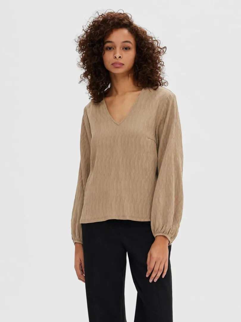 langrmet_bluse_0-10.webp Toppe Og Bluser>SELECTED LANGÆRMET BLUSE Brown