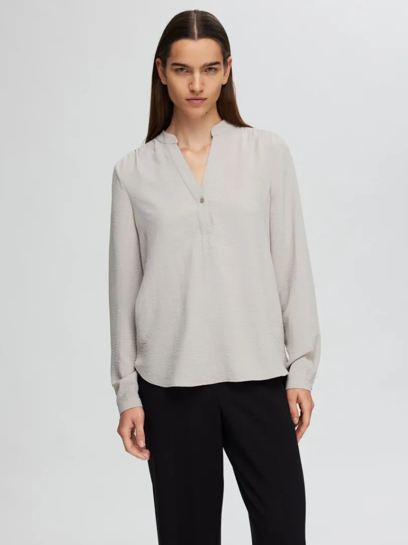 langrmet_bluse_2-3.webp Toppe Og Bluser>SELECTED LANGÆRMET BLUSE Beige