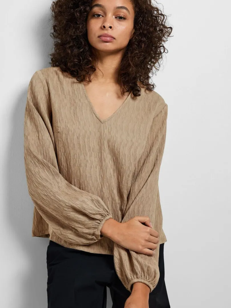 langrmet_bluse_2-8.webp Toppe Og Bluser>SELECTED LANGÆRMET BLUSE Brown