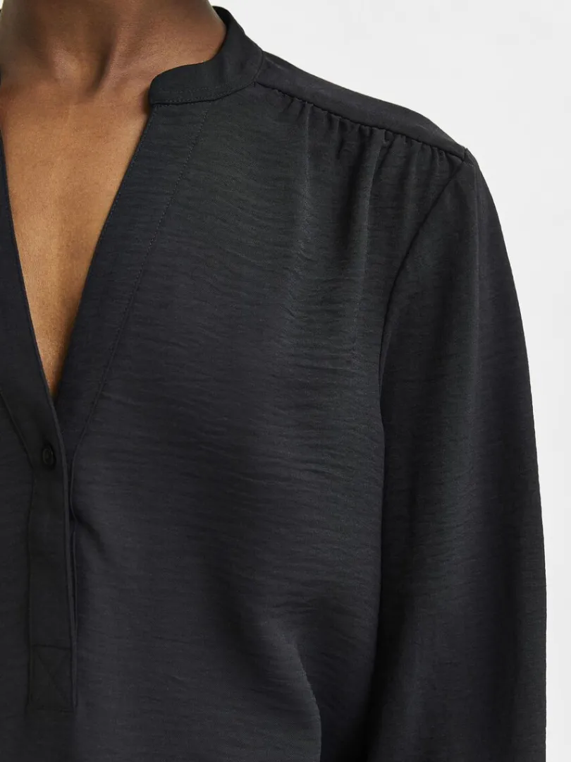 langrmet_bluse_3-1.webp Toppe Og Bluser>SELECTED LANGÆRMET BLUSE Black