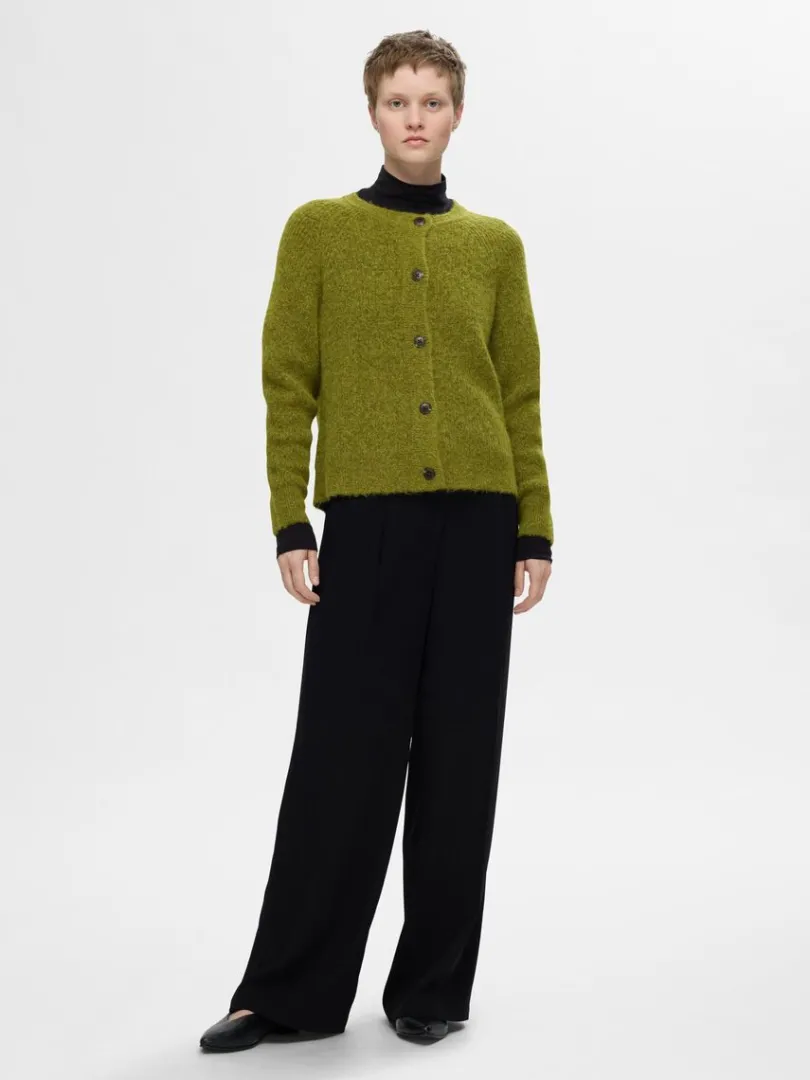 langrmet_cardigan_1-6.webp Strik>SELECTED LANGÆRMET CARDIGAN Green