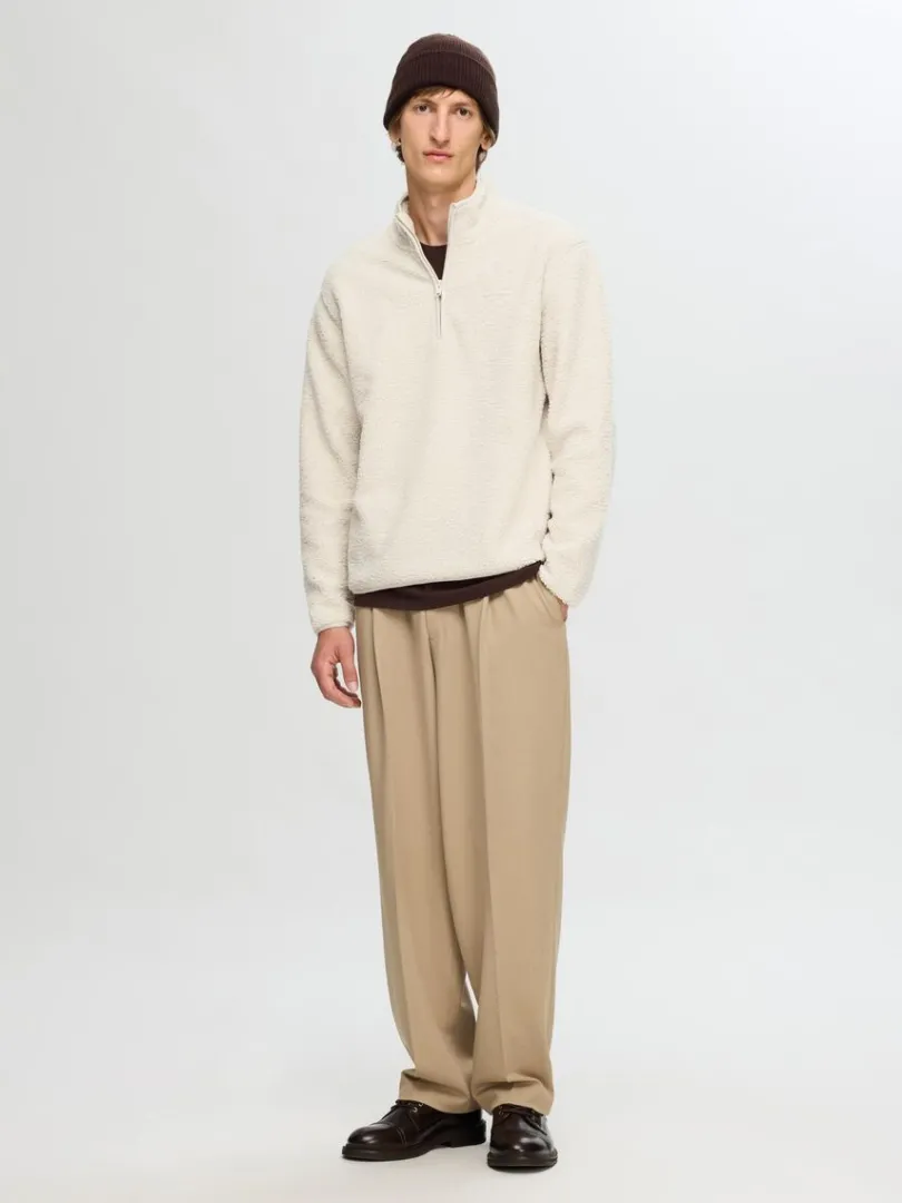 langrmet_fleece_med_halv__1-1.webp Hættetrøjer & Sweatshirts>SELECTED LANGÆRMET FLEECE MED HALV LYNLÅS Beige