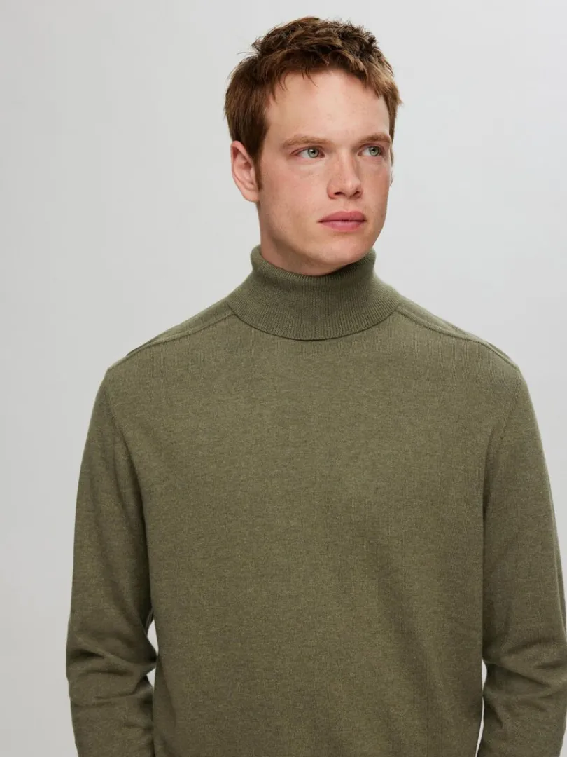 langrmet_rullekrave_pullo_3.webp Strik>SELECTED LANGÆRMET RULLEKRAVE PULLOVER Green