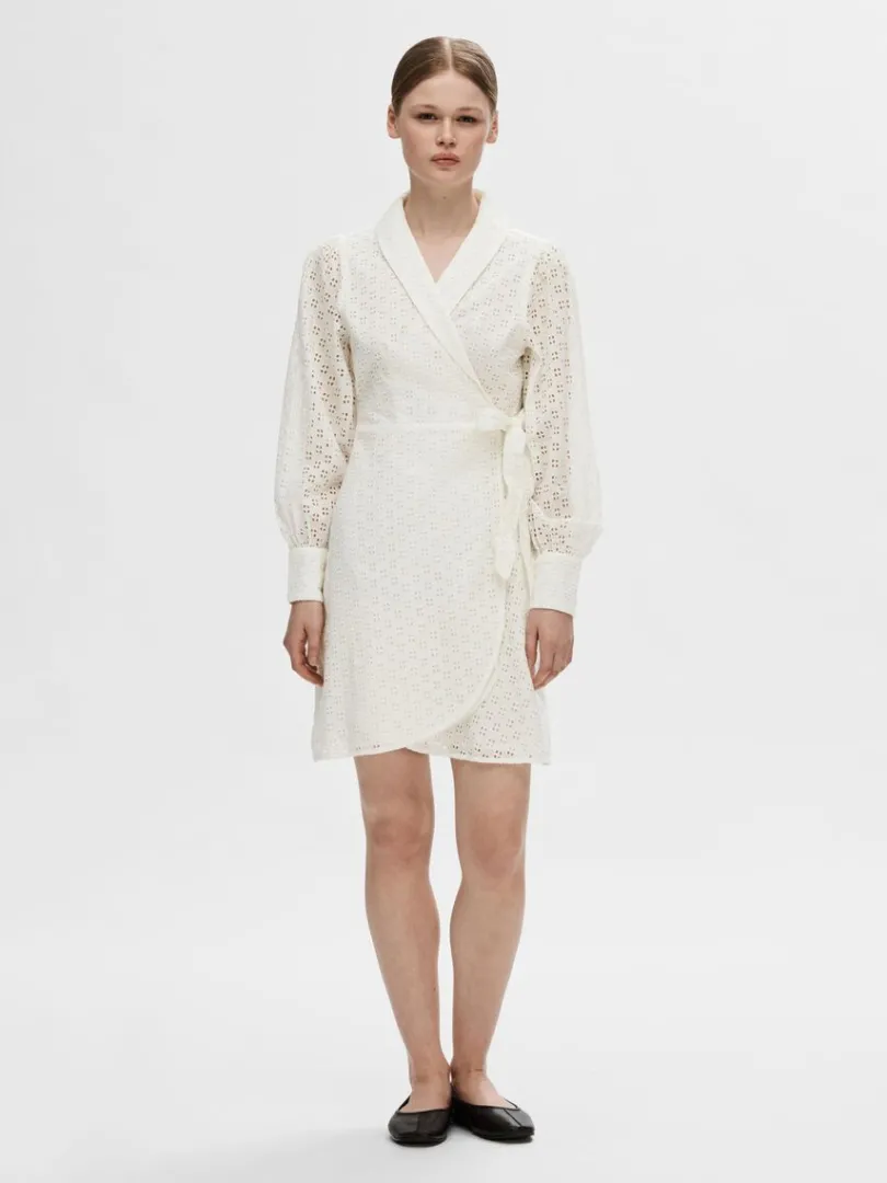 langrmet_sl_om_kjole_1.webp Kjoler>SELECTED LANGÆRMET SLÅ OM KJOLE White