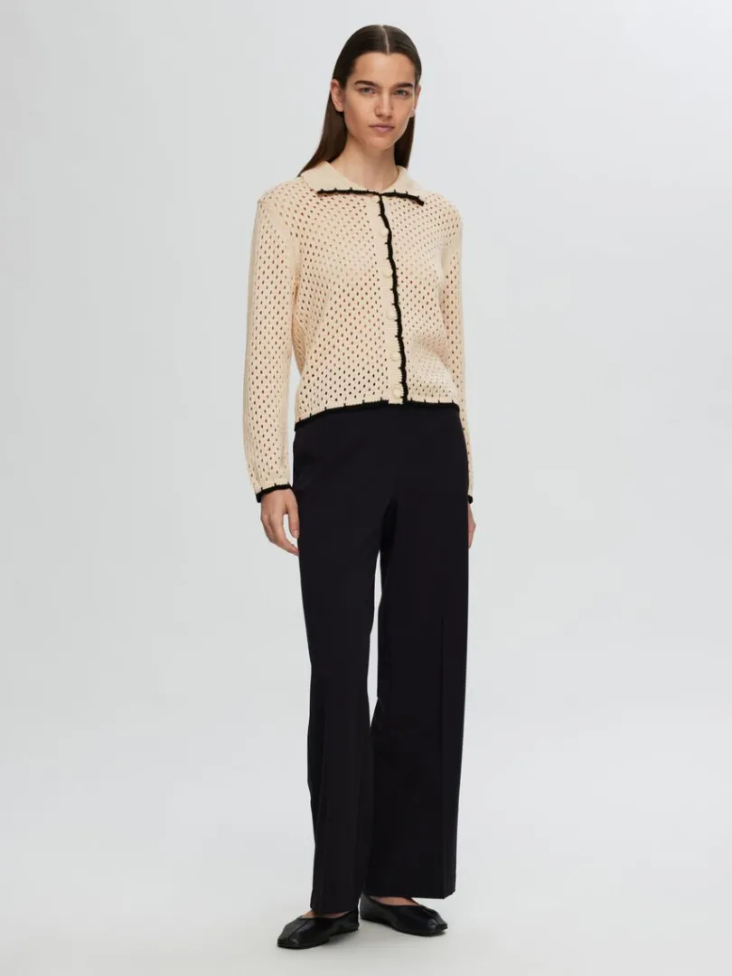 langrmet_strikket_cardiga_1-1.webp Strik>SELECTED LANGÆRMET STRIKKET CARDIGAN Beige