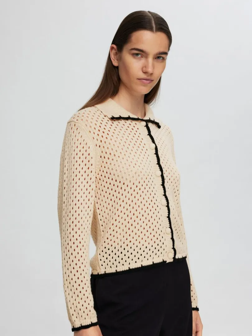 langrmet_strikket_cardiga_2-1.webp Strik>SELECTED LANGÆRMET STRIKKET CARDIGAN Beige