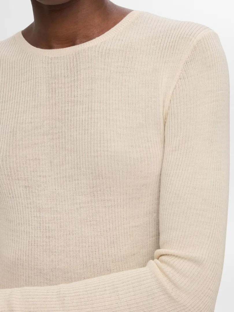langrmet_strikket_top_3-2.webp Strik>SELECTED LANGÆRMET STRIKKET TOP Beige
