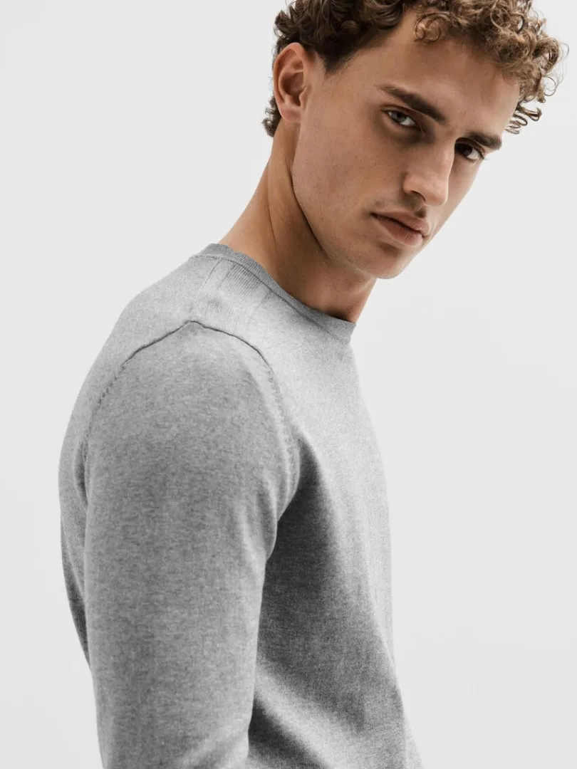 langrmet_striktrje_2-46.webp Strik>SELECTED LANGÆRMET STRIKTRØJE Grey