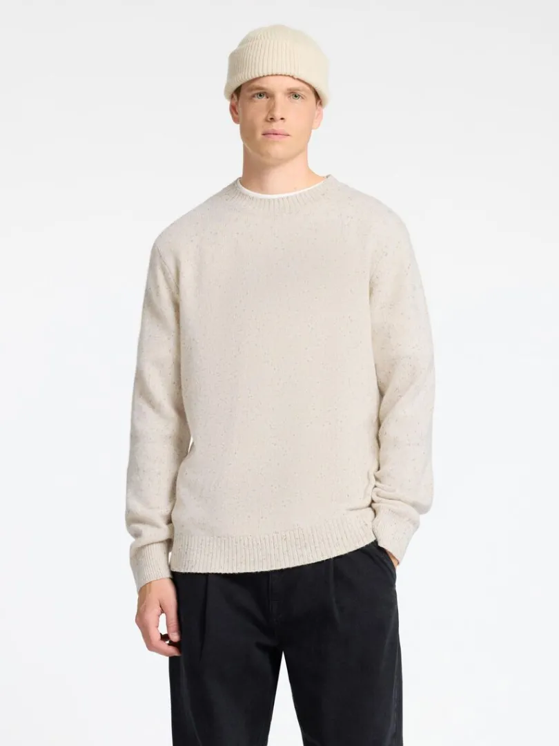langrmet_sweater_med_rund_0.webp Strik>SELECTED LANGÆRMET SWEATER MED RUND HALS Beige