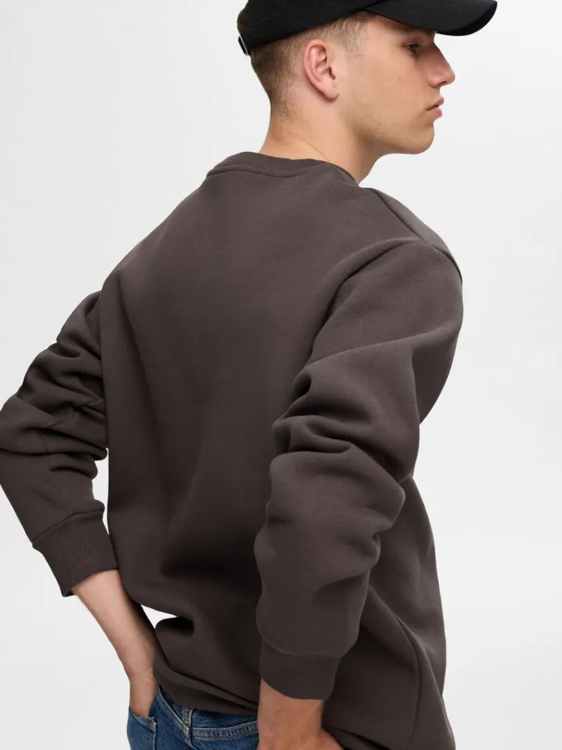 langrmet_sweatshirt_3-1.webp Hættetrøjer & Sweatshirts>SELECTED LANGÆRMET SWEATSHIRT Brown
