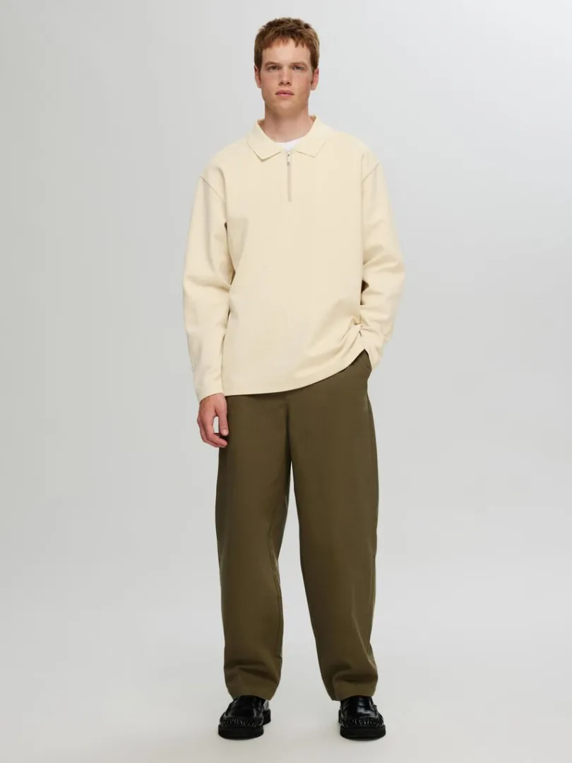 langrmet_sweatshirt_med_l_1-1.webp Poloer>SELECTED LANGÆRMET SWEATSHIRT MED LYNLÅS Beige