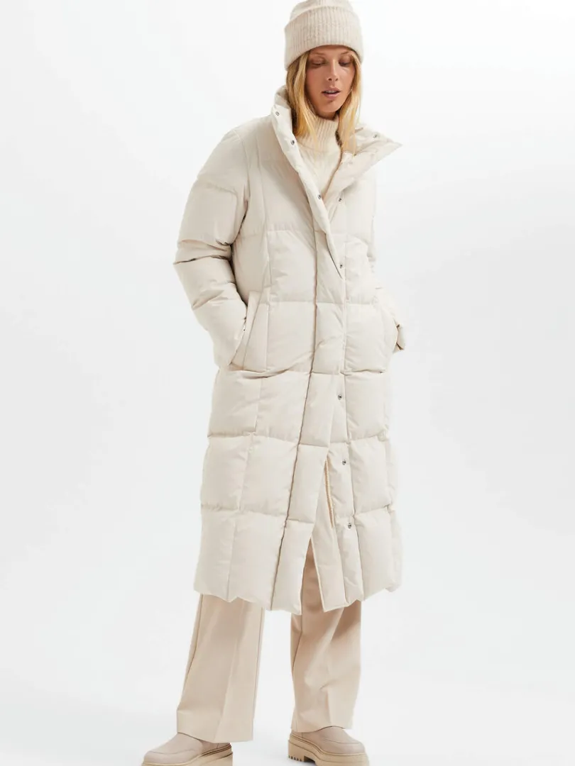 longline_redown_pufferjak_2.webp Overtøj>SELECTED LONGLINE RE:DOWN® PUFFERJAKKE Beige