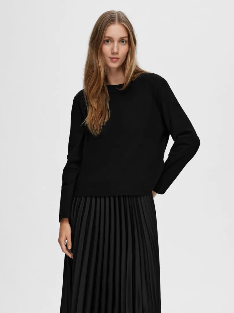 longsleeved_boxy_tshirt_0-3.webp T-shirts>SELECTED LONG-SLEEVED BOXY T-SHIRT Black