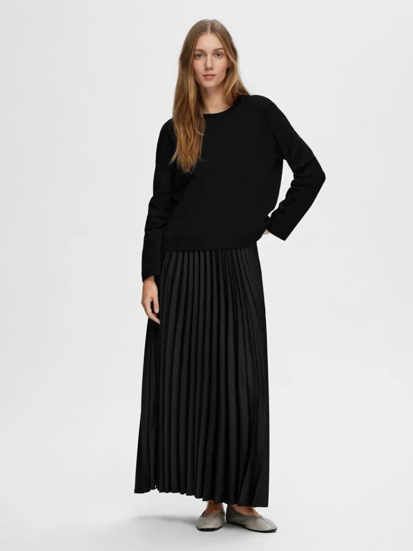 longsleeved_boxy_tshirt_1-3.webp T-shirts>SELECTED LONG-SLEEVED BOXY T-SHIRT Black