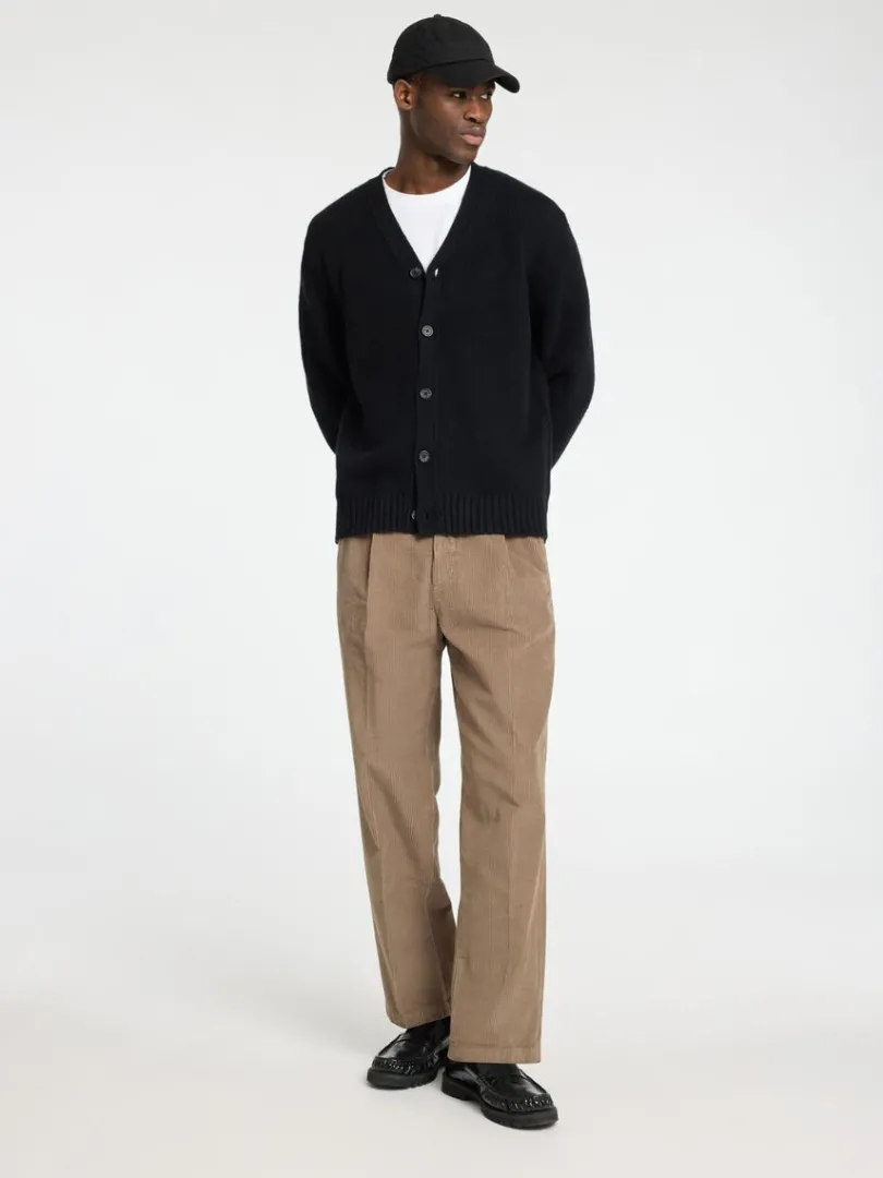 loose_fit_fljlsbukser_2.webp Bukser>SELECTED 220 LOOSE FIT FLØJLSBUKSER Brown