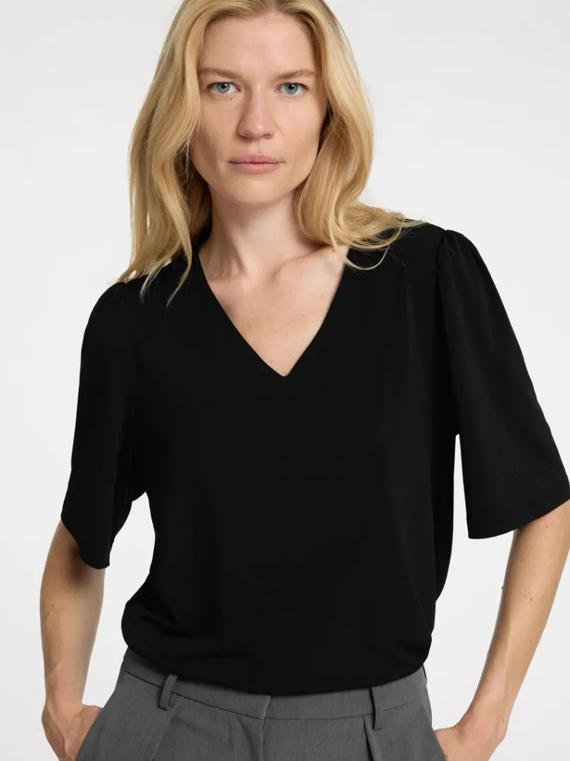 loose_fit_top_med_vhals_3.webp Toppe Og Bluser>SELECTED LOOSE FIT TOP MED V-HALS Black
