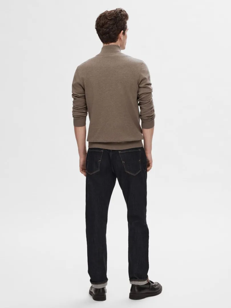 lynls_cardigan_5-8.webp Strik>SELECTED LYNLÅS CARDIGAN Brown