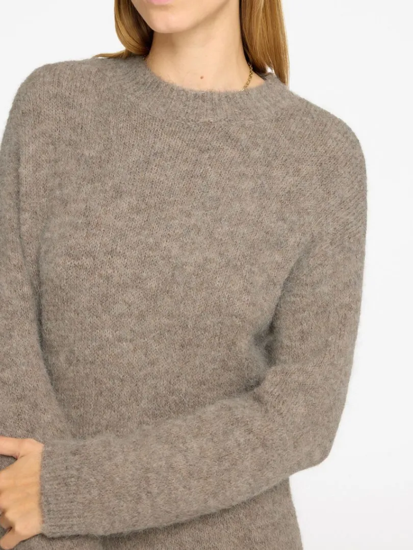 maxi_strikket_kjole_3.webp Kjoler | Strik>SELECTED MAXI STRIKKET KJOLE Grey