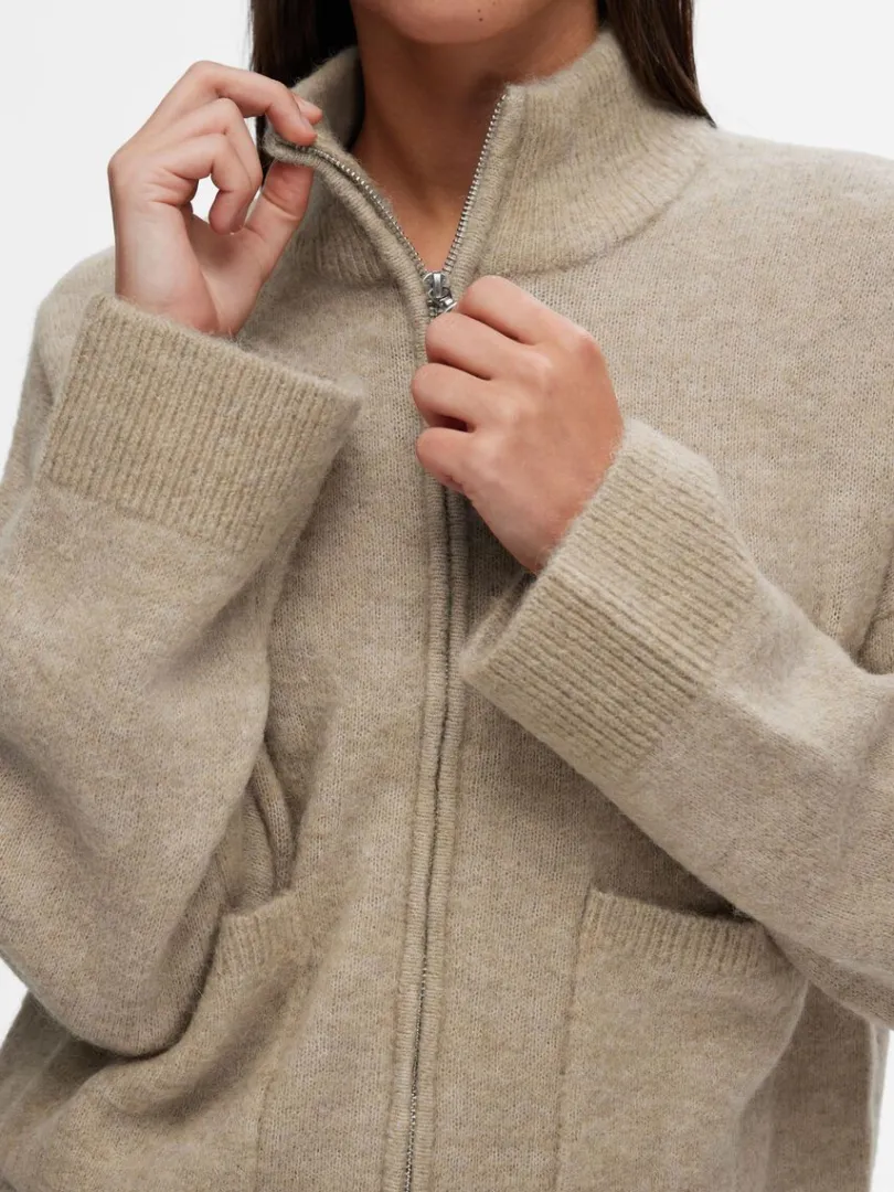 med_lynls_cardigan_3-6.webp Strik>SELECTED MED LYNLÅS CARDIGAN Beige