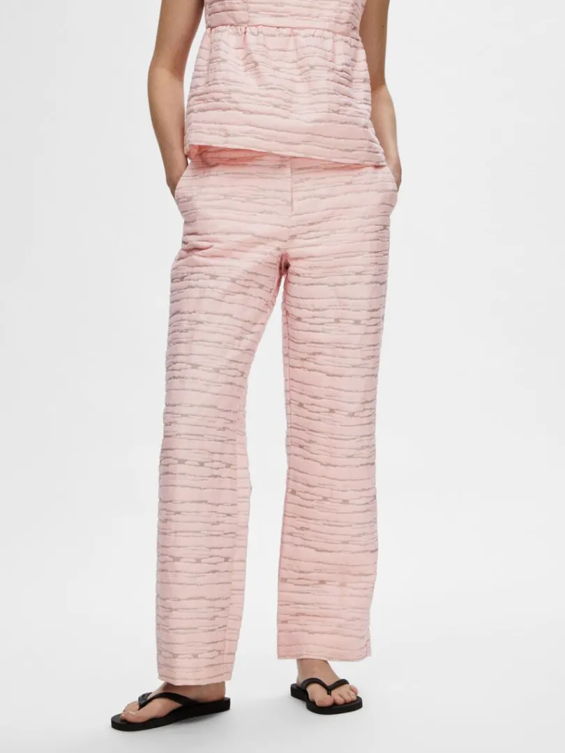 med_tekstur_brede_bukser_0.webp Bukser>SELECTED MED TEKSTUR BREDE BUKSER Pink